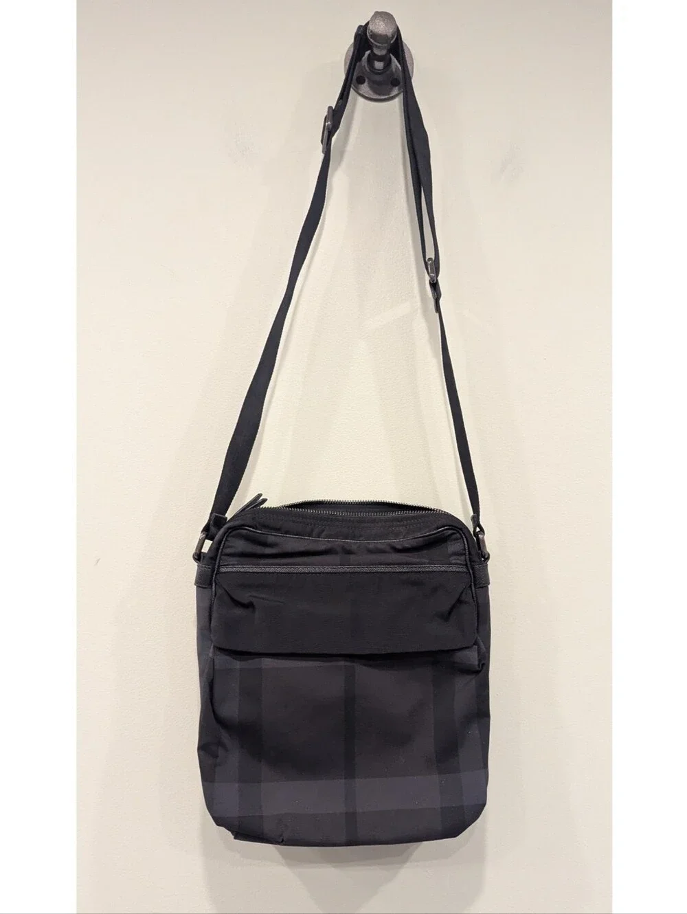 Burberry excellent pre