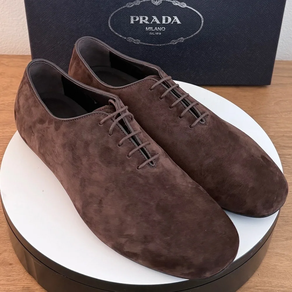 Prada vit scamosciato