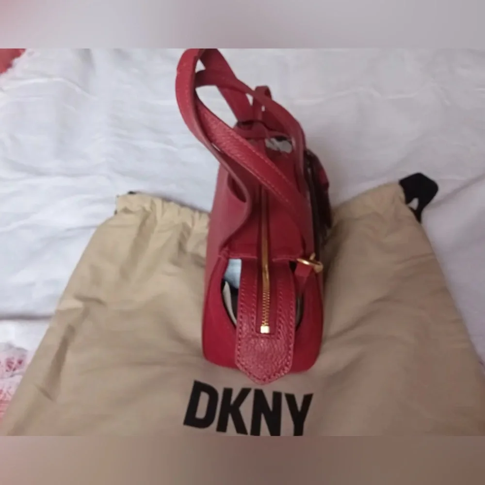 Dkny carnelian red