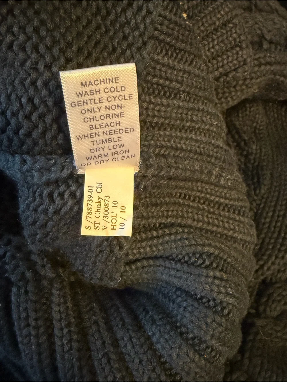 Banana Republic thick cable