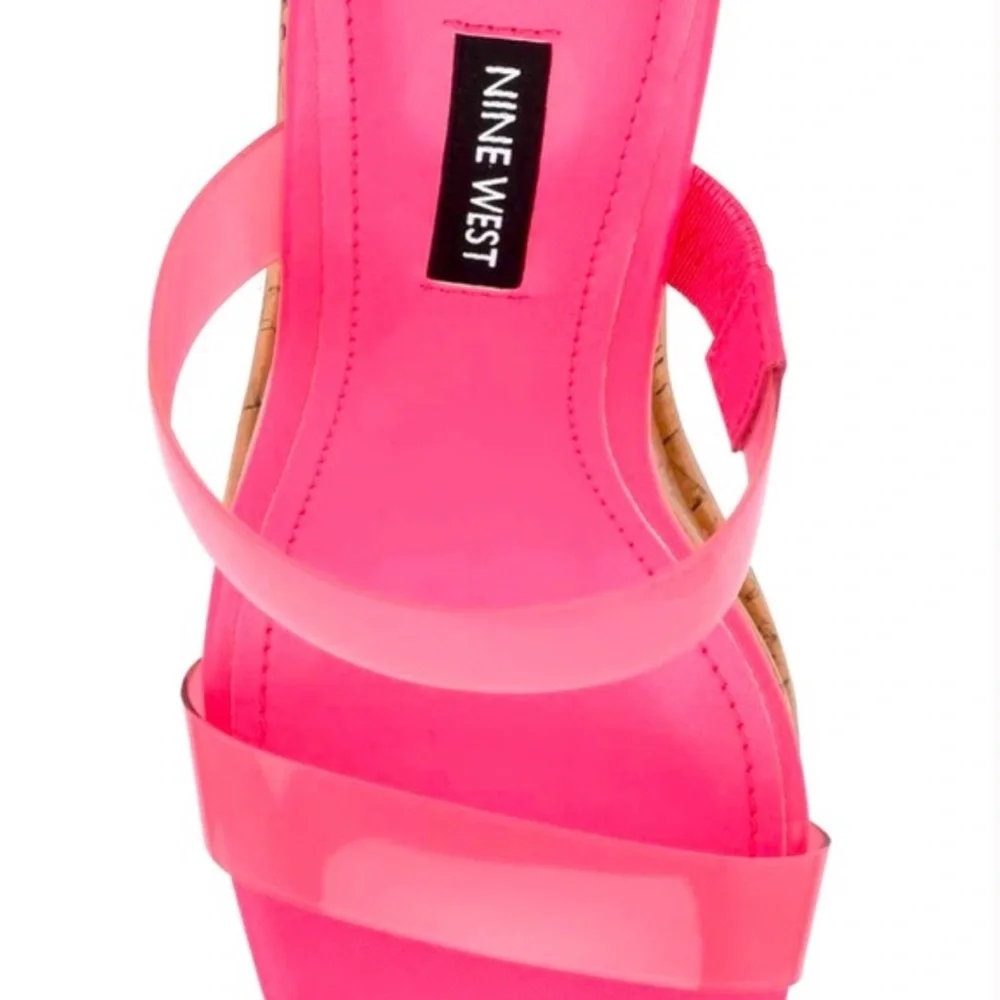 Nine West set wedge