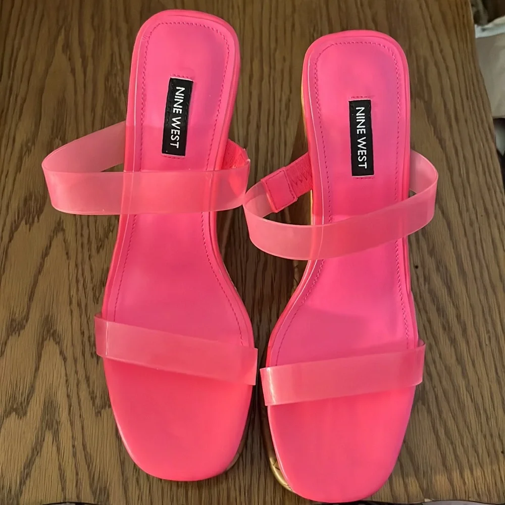 Nine West store straps wedge