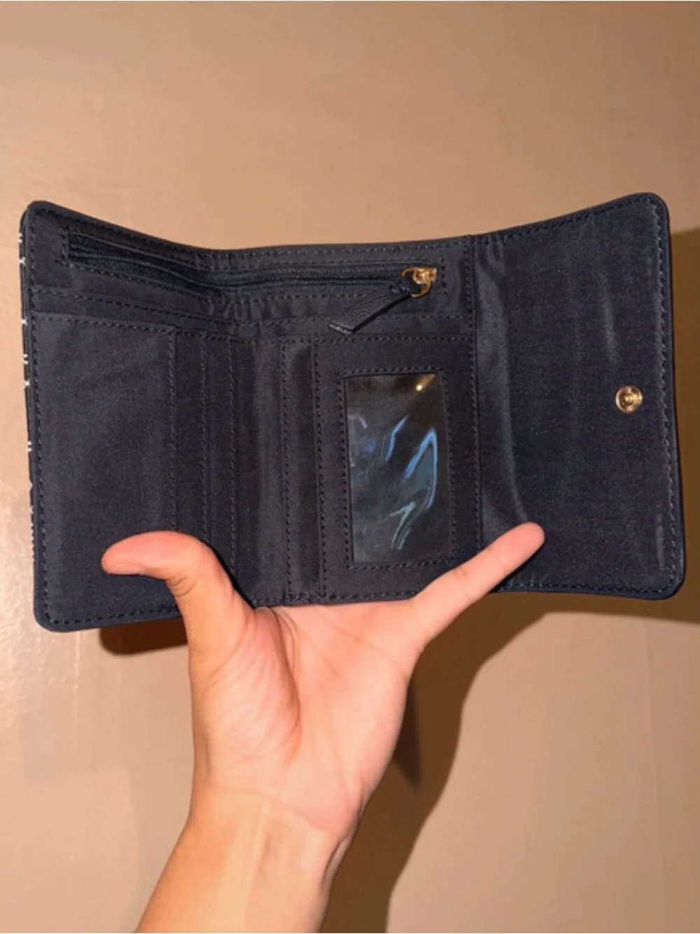 Tommy Hilfiger compact fold