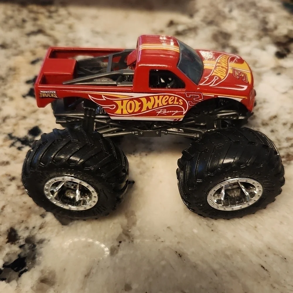 Hot Wheels Monster Truck HW RACING 3 red 1:64