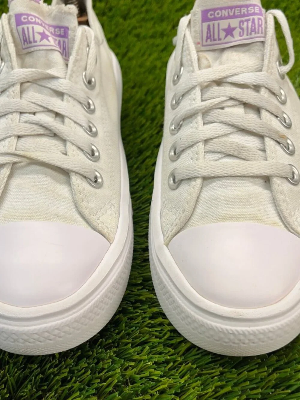 Converse Chuck Taylor All Star Boy Size 4.5 White Walking Athletic Shoe Sneakers
