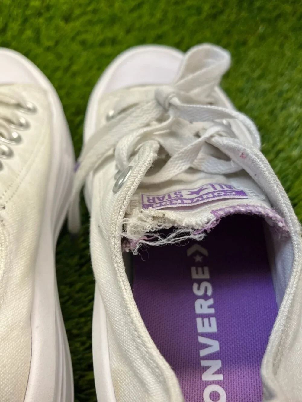 Converse Chuck Taylor All Star Boy Size 4.5 White Walking Athletic Shoe Sneakers