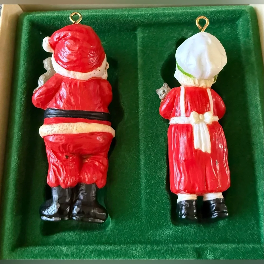 VTG Hong Kong Hallmark Santa and Mrs. Claus with Cats Christmas Ornament Set Box