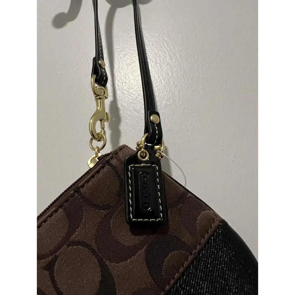 Coach Corner Zip‎ Wristlet in Signature Canvas w/ Stripe in Walnut/Black NWT $58