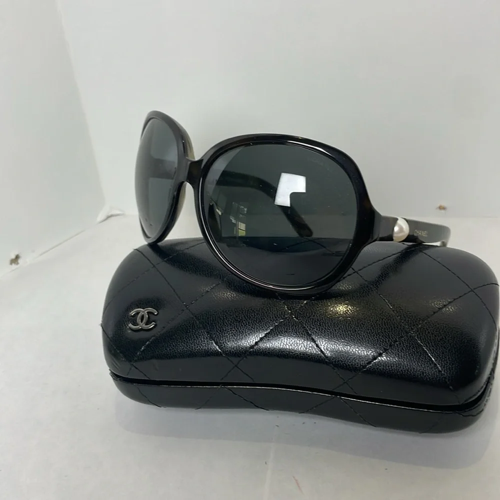 CHANEL like new