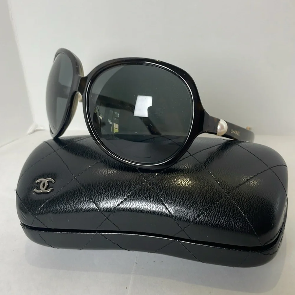 CHANEL like new