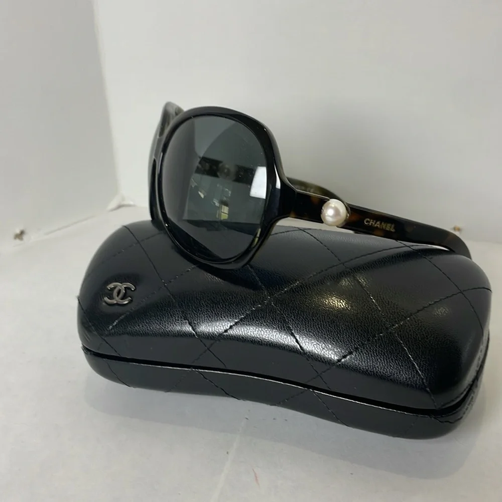 CHANEL like new
