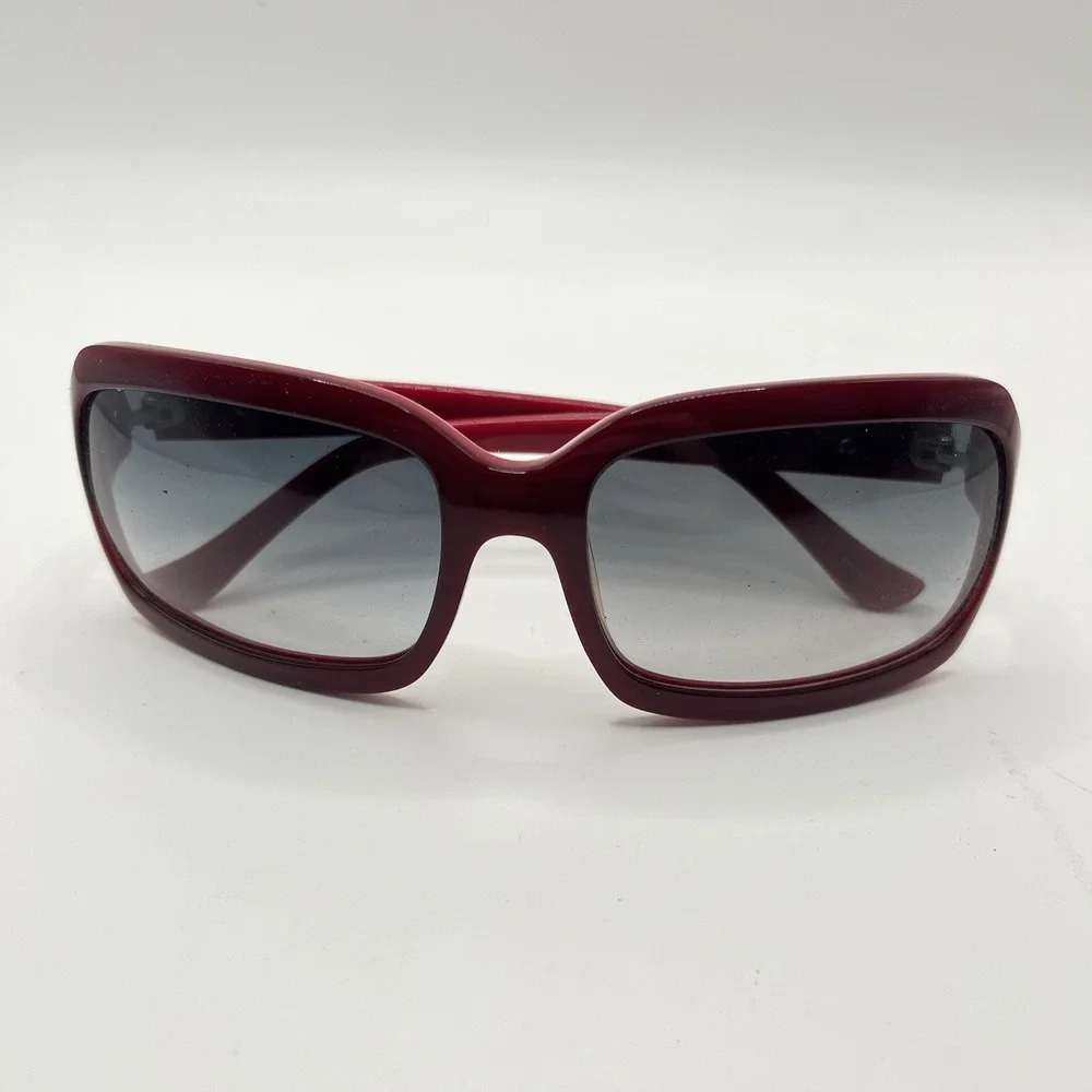 BCBGMaxAzria not round