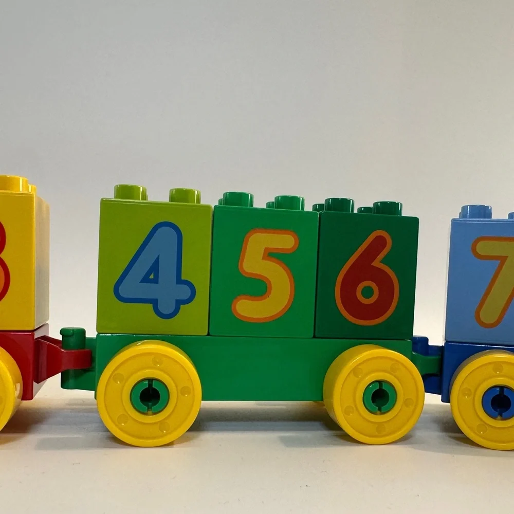 Lego comes pieces