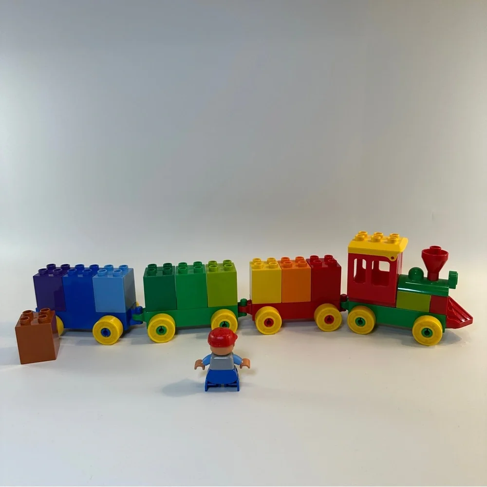 Lego comes pieces