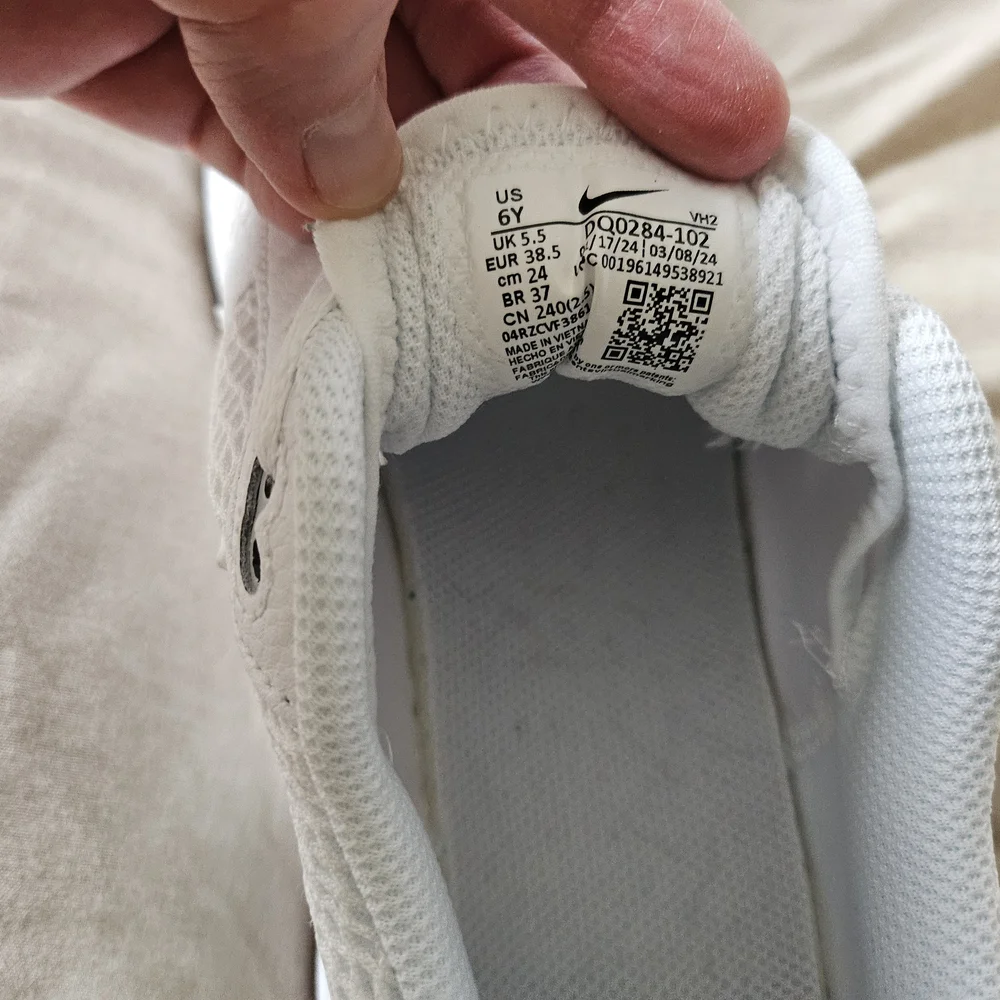 Nike step out