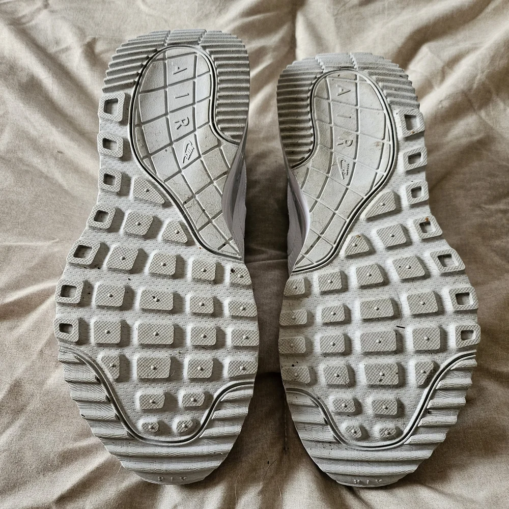 Nike step out