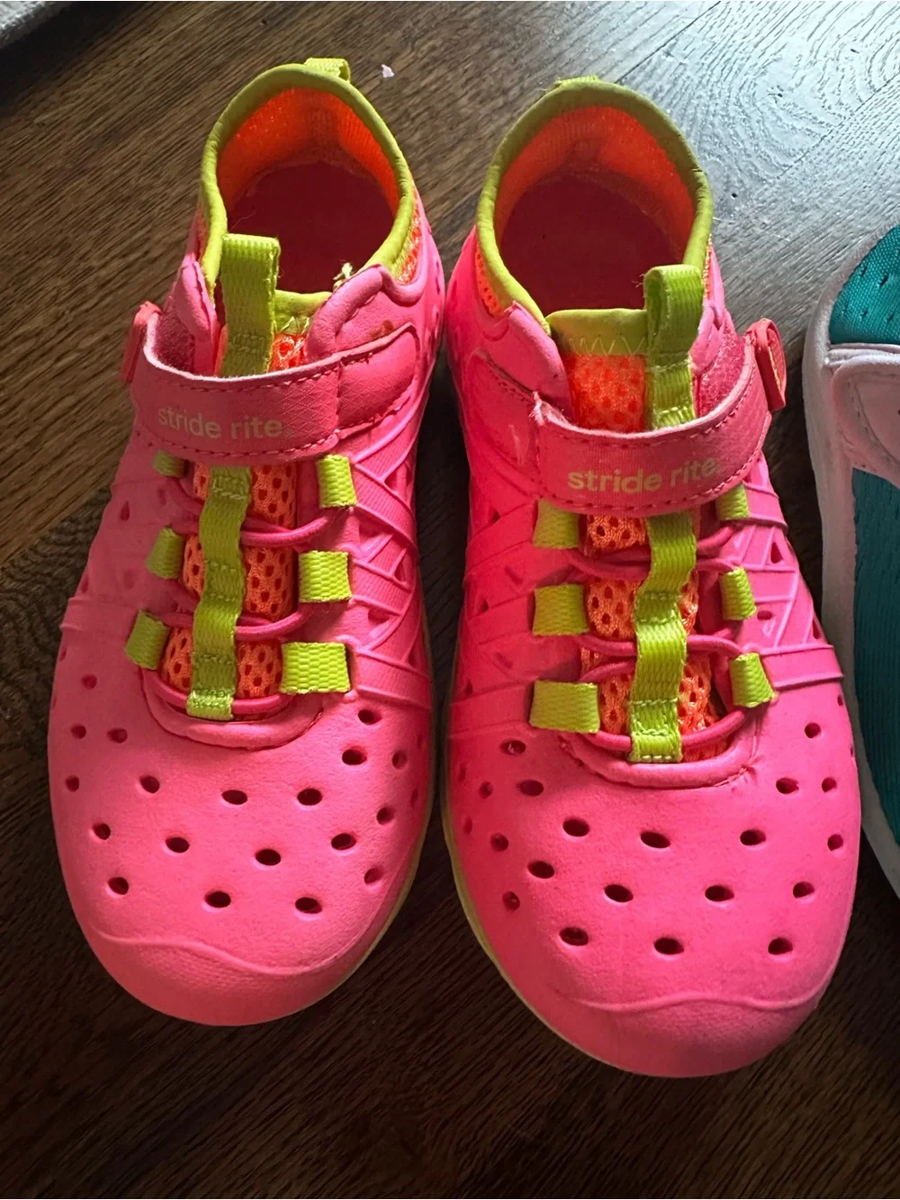 Stride Rite vibrant kids