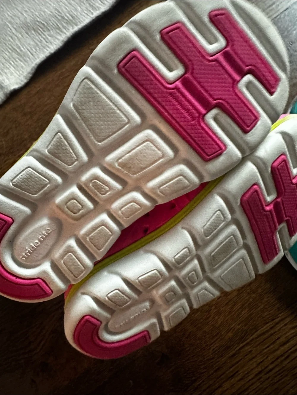 Stride Rite vibrant kids