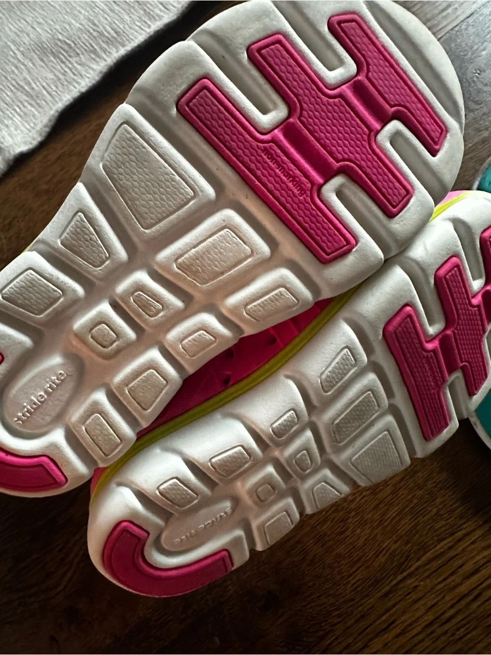 Stride Rite vibrant kids