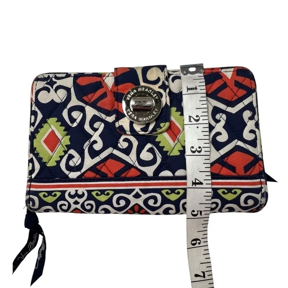 Vera Bradley preowned looks