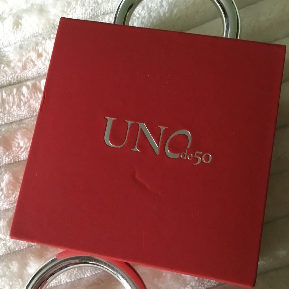 UNOde50 silver bracelet presented beautiful Red jewelry box (FULL INCLUSION COA