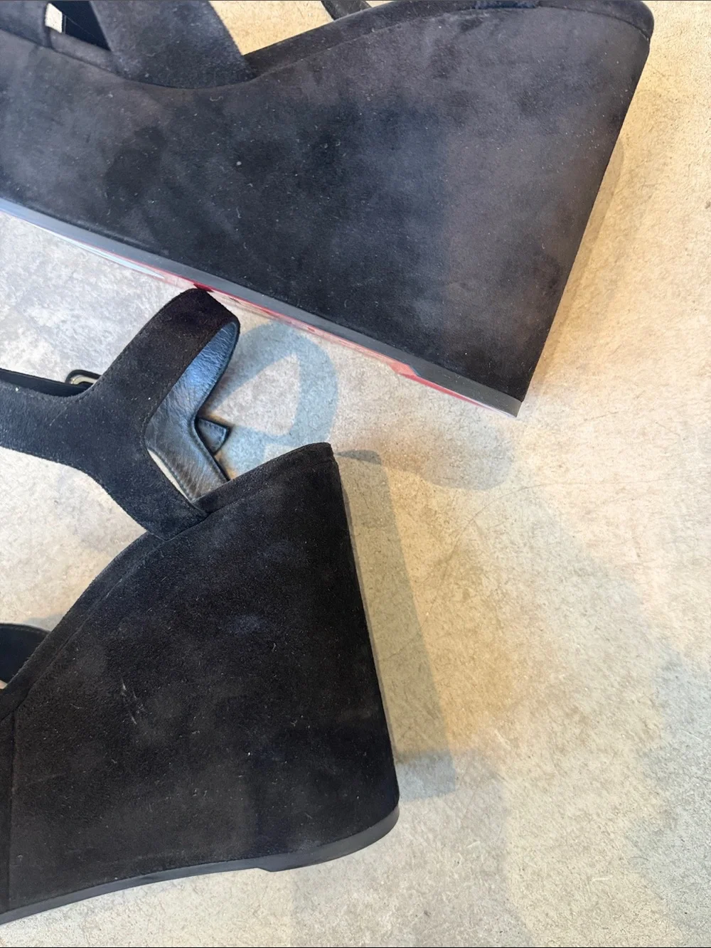 Christian Louboutin classic wedge