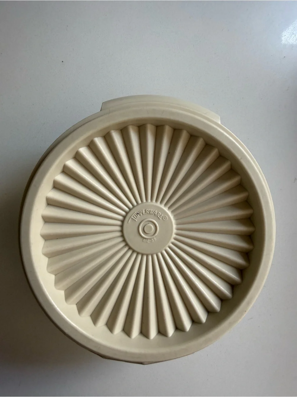 Tupperware vintage servalier