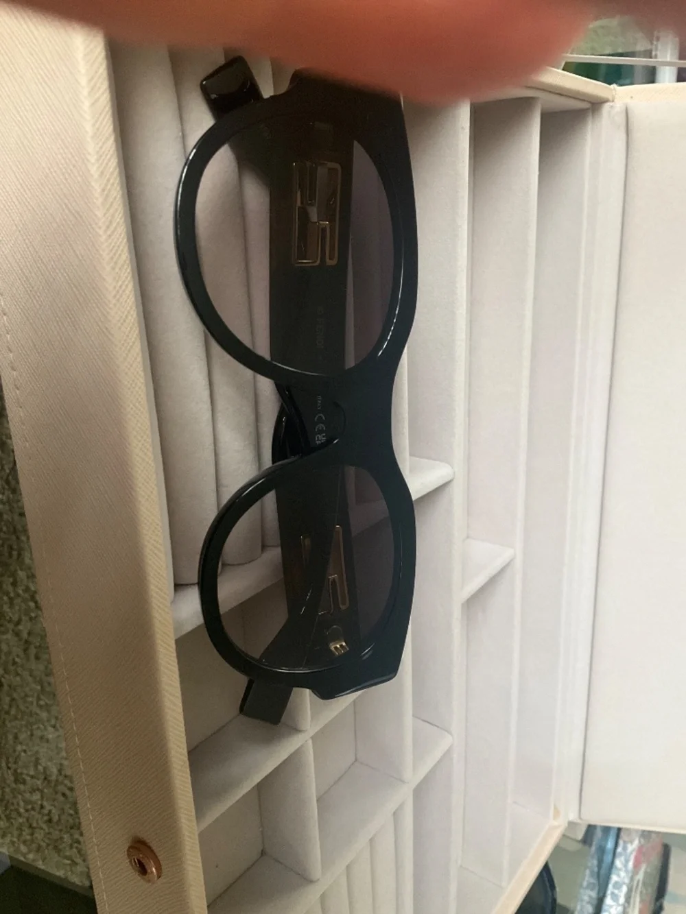 Fendi fe40147f sunglasses
