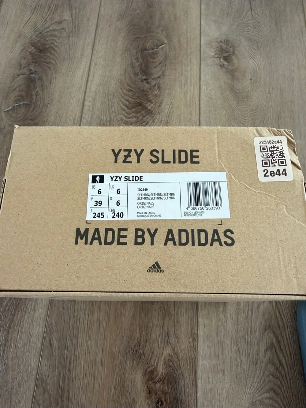 adidas yeezy slide