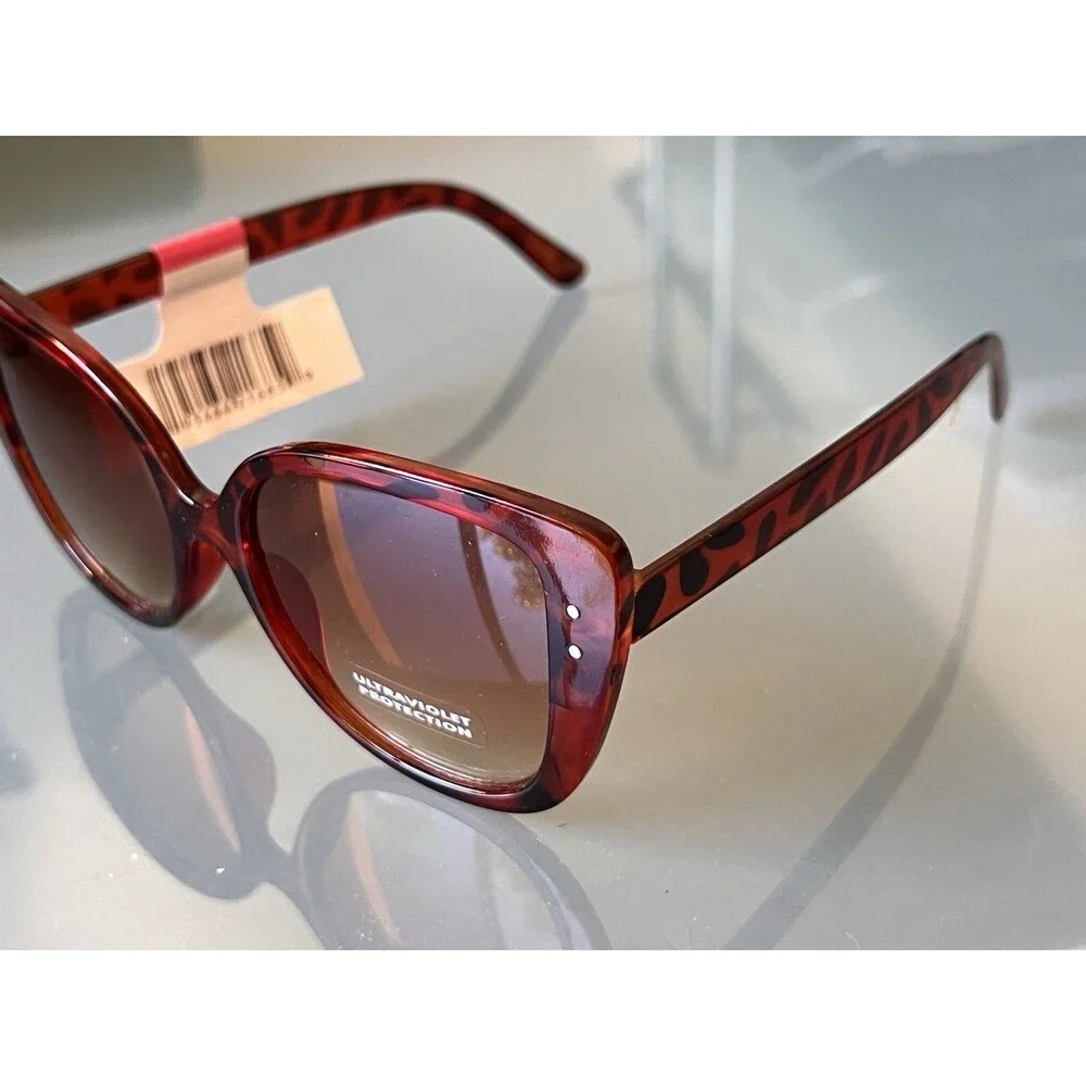 Unbranded product pair