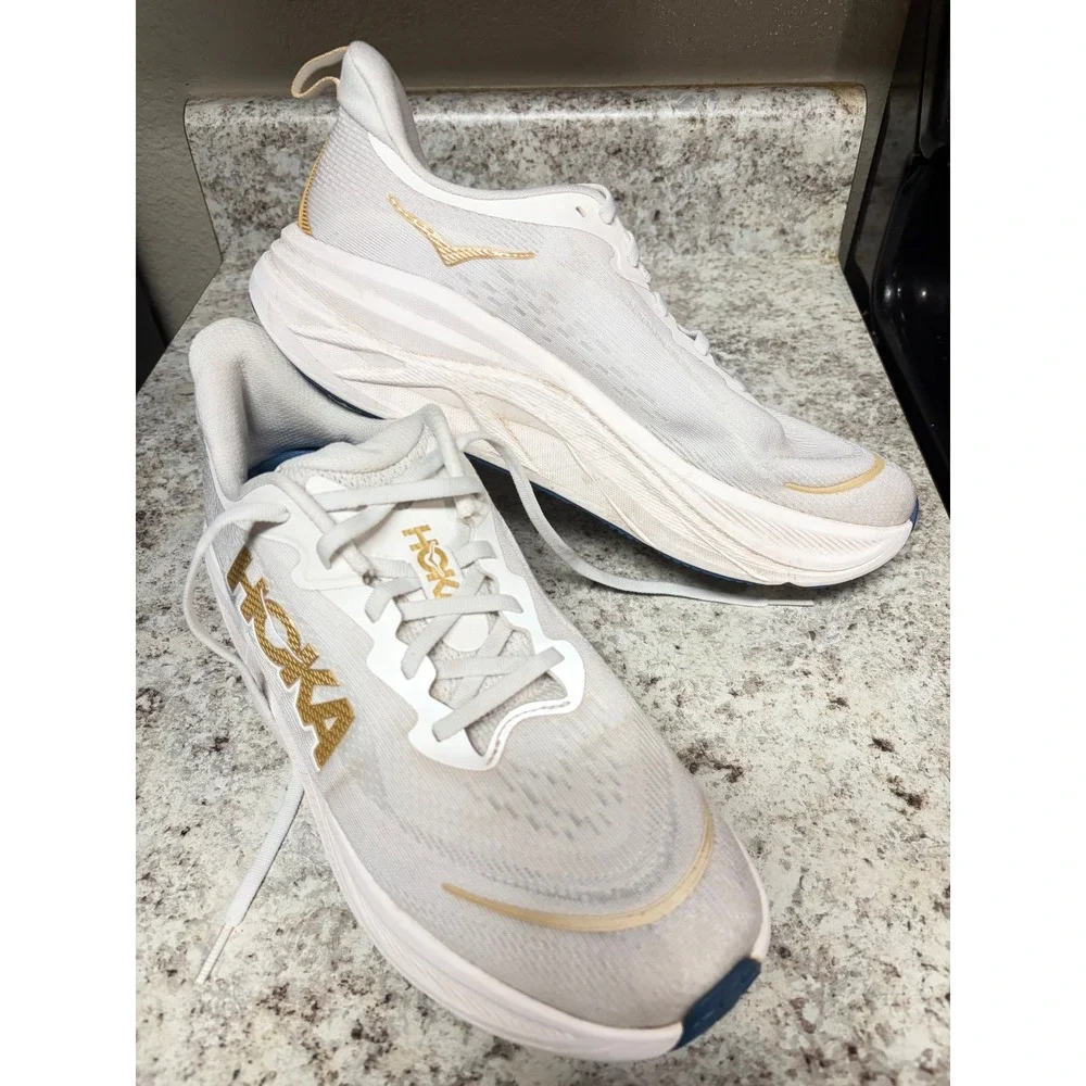Hoka One One hoka skyflow
