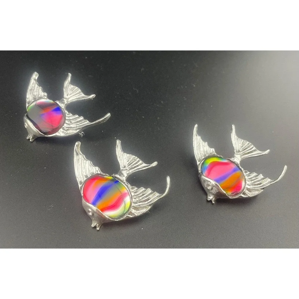 N/A pin blue