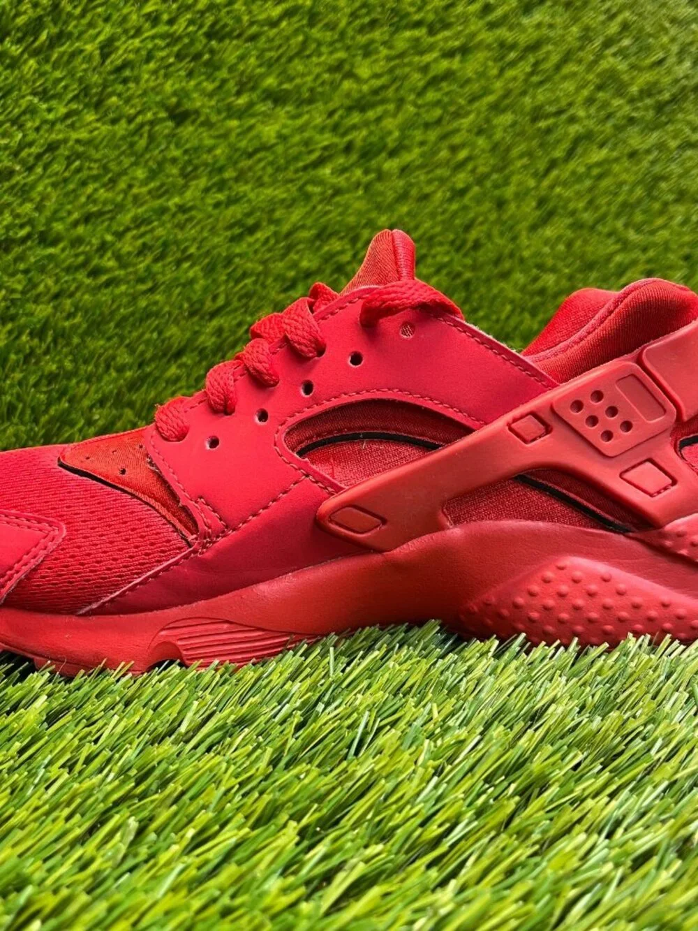 Nike Air Huarache Run GS Boys Size 5Y Triple Red Athletic Running Shoes Sneakers