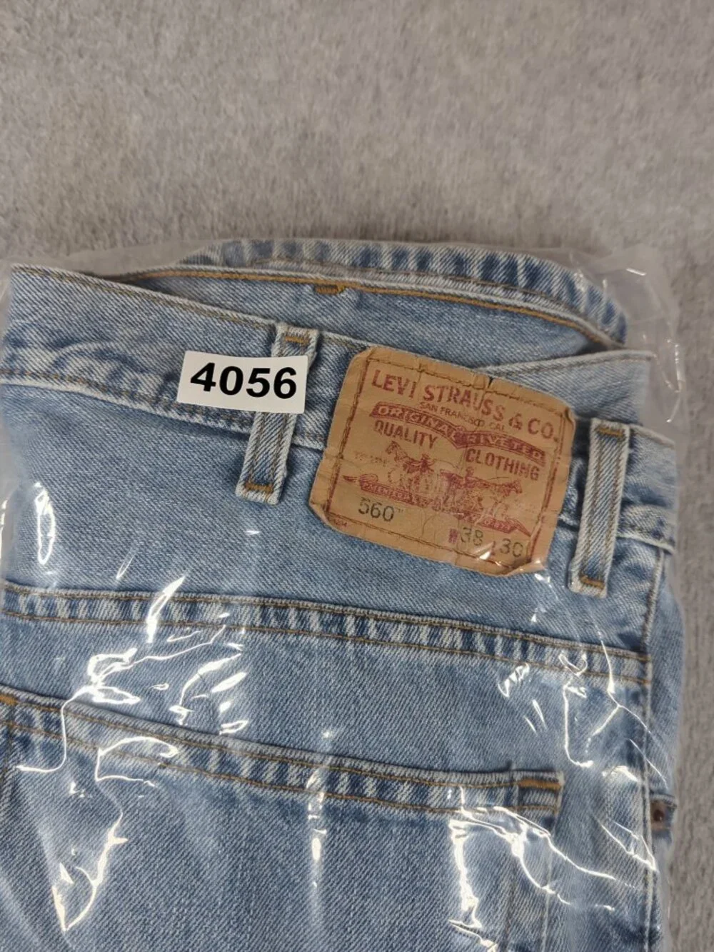 Levis levi 560