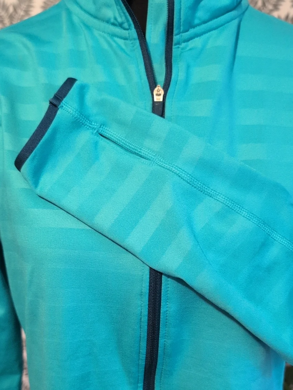 Nike lightweight lightly