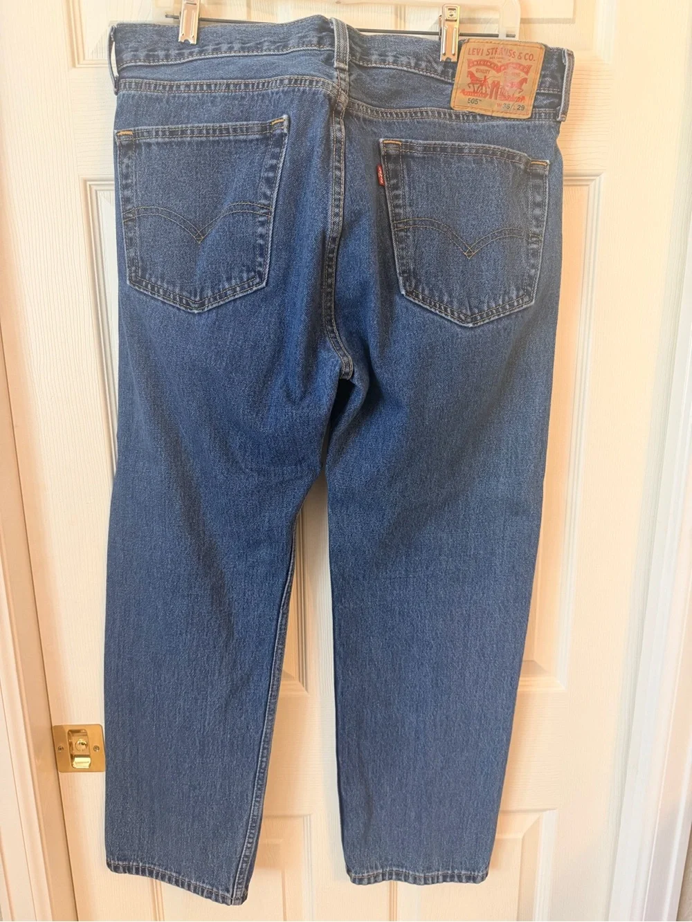 Levis relaxed fit