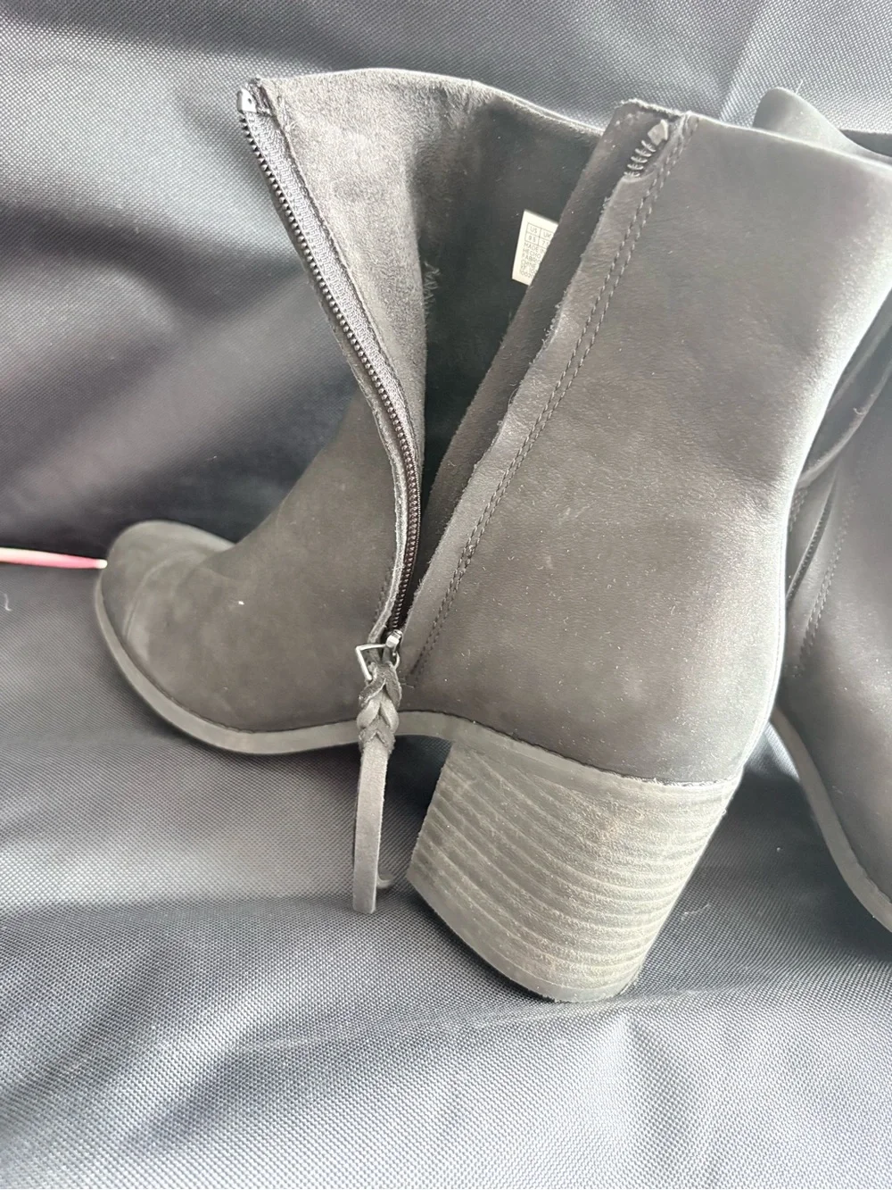 Black toms Women's Ankle Boots - Classic Suede Block Heel