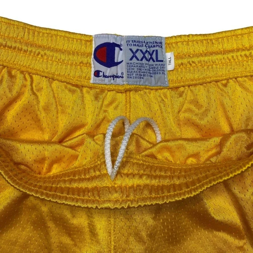 Vintage 90s basketball shorts‎