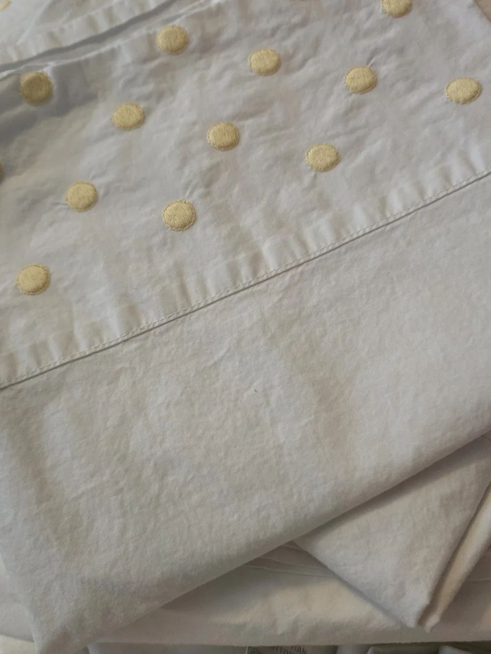 Luxury Dea Sheet Set with Yellow Dot Accents