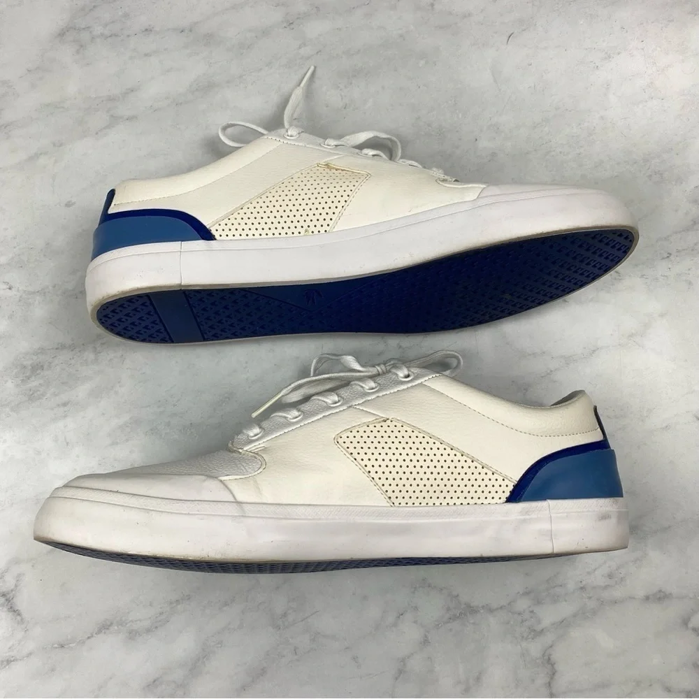 Lacoste *minor scuff