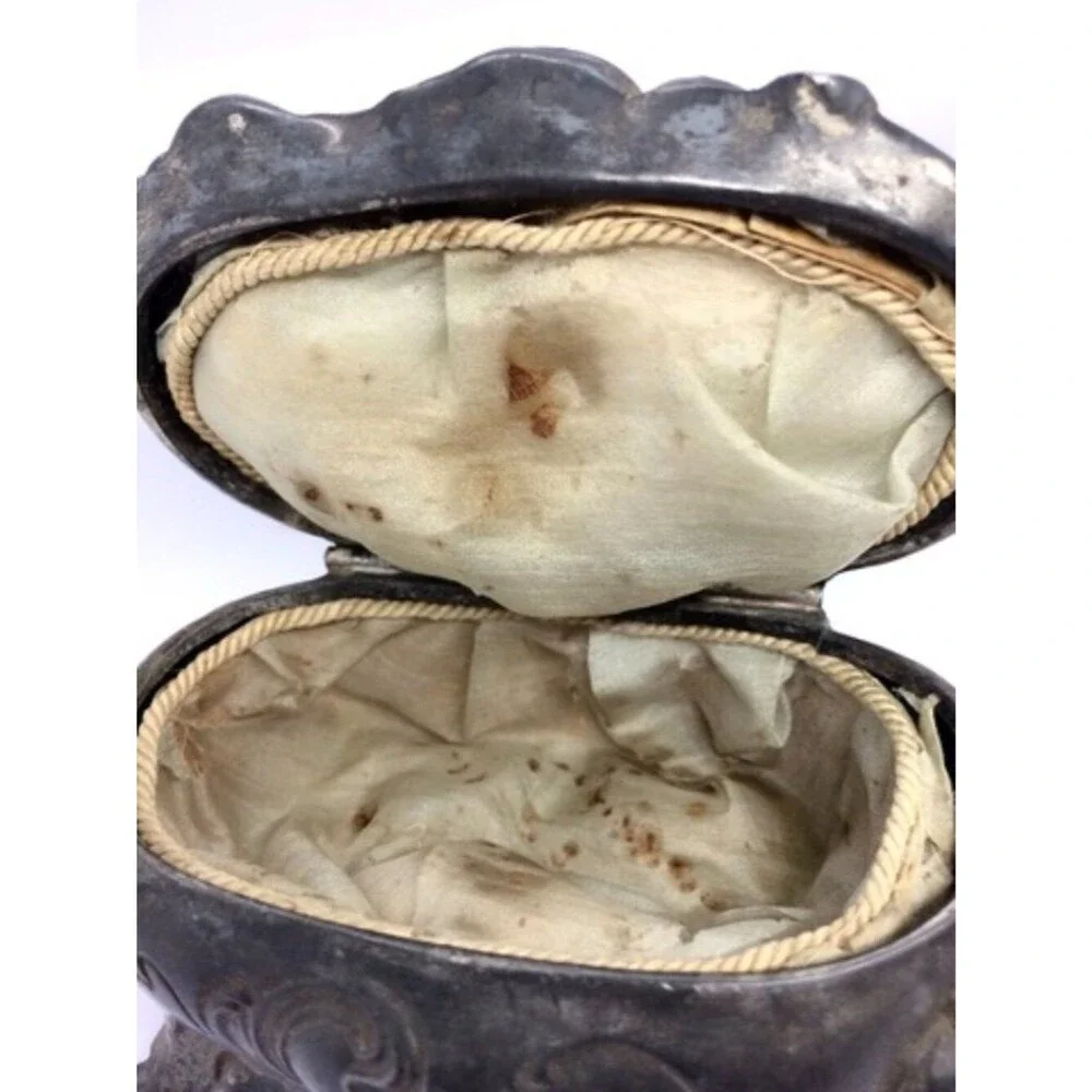 VINTAGE ART NOUVEAU Jewelry Box Trinket Casket Rose Repousse Metal Footed As Is