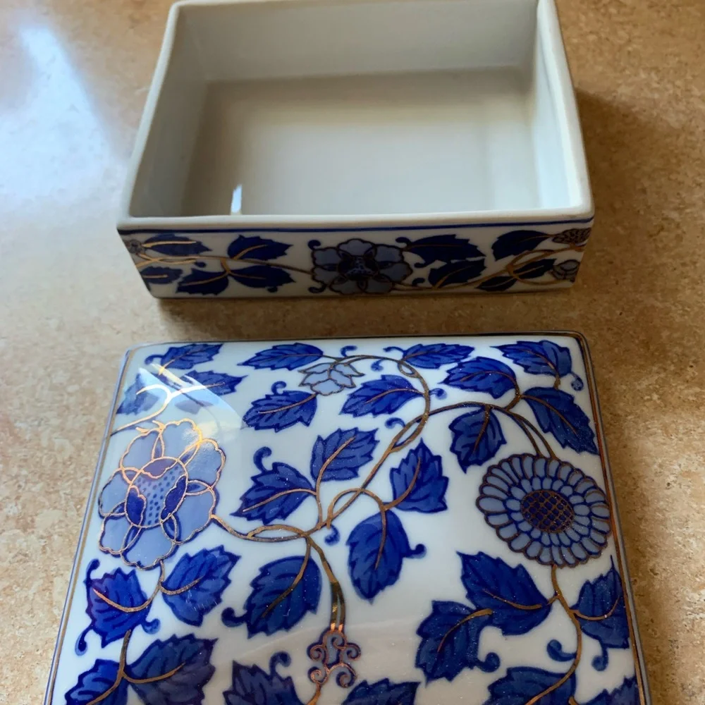 Blue and white trinket box