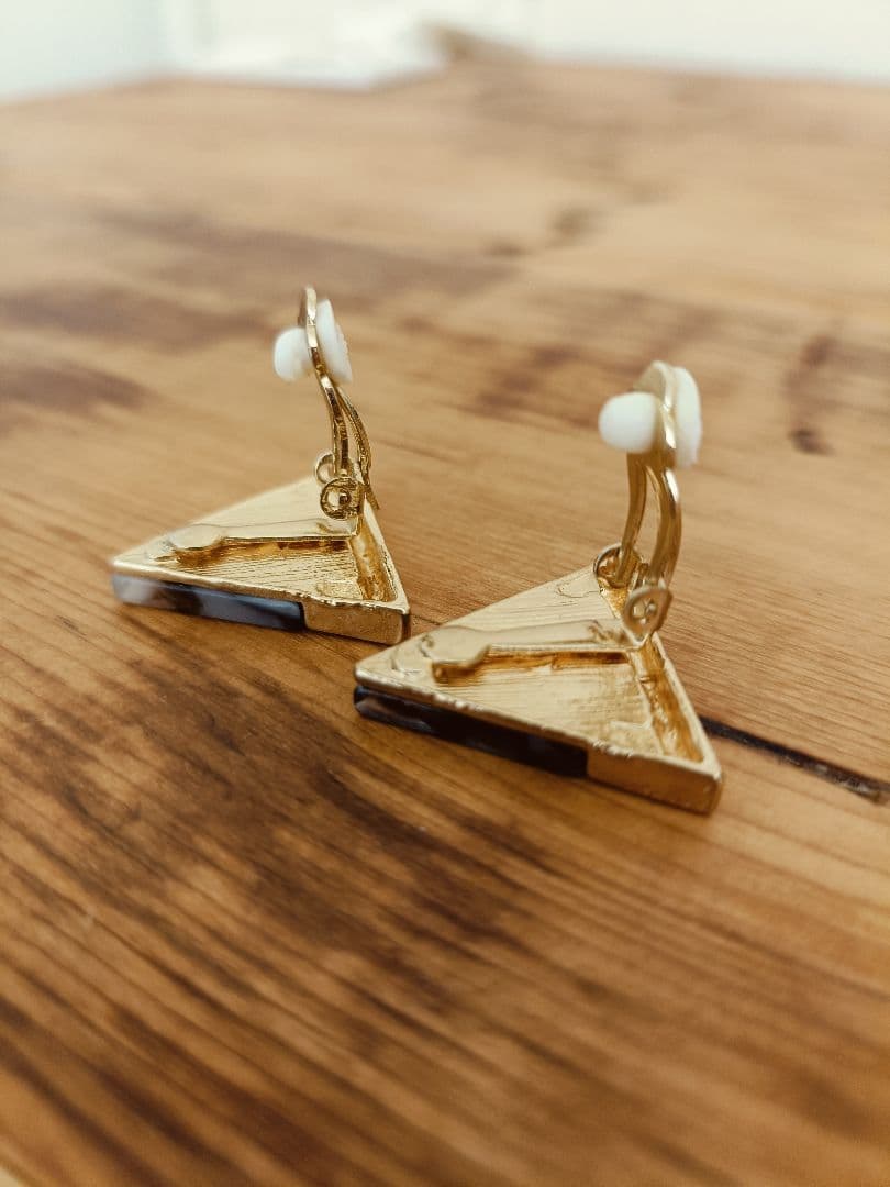 Ribbon Loop Tie Earrings