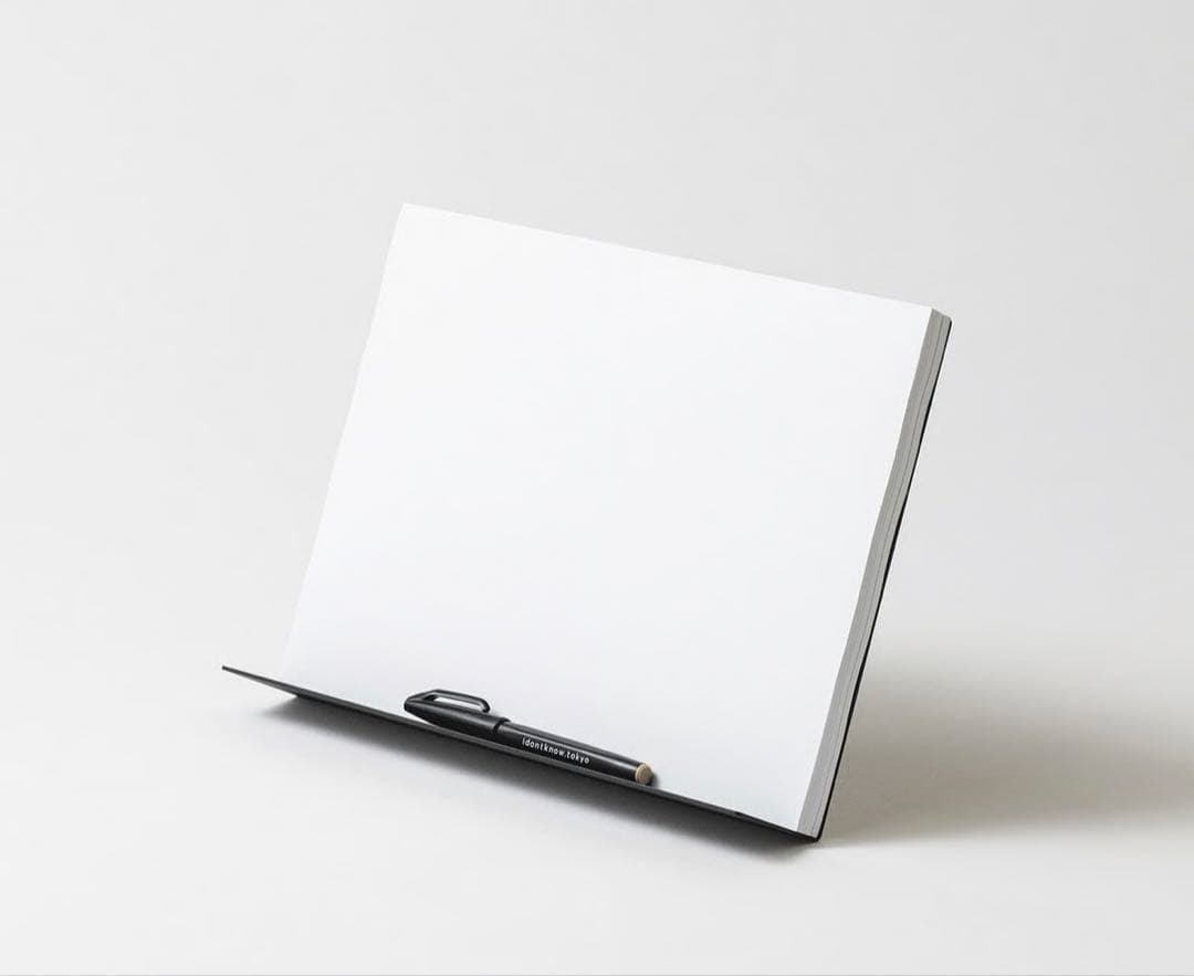 UPRIGHT Minimalist Stand idontknow.tokyo A4